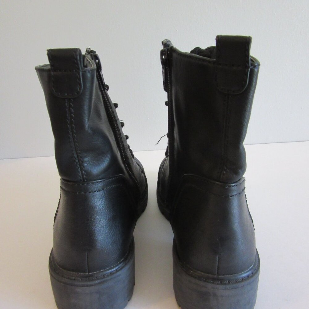 Universal Thread Black Lace Up Size 9 Lugged Sole Boots - Picture 3 of 7